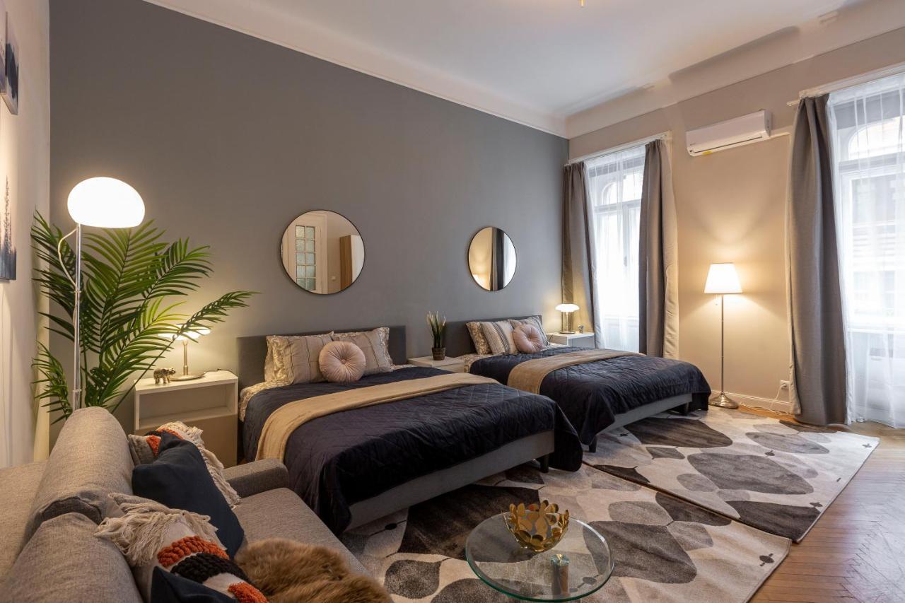 Spacious & Cozy Downtown Apartment With Balcony Budapeste Exterior foto